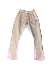 Load image into Gallery viewer, Floral Lean flaired joggers set
